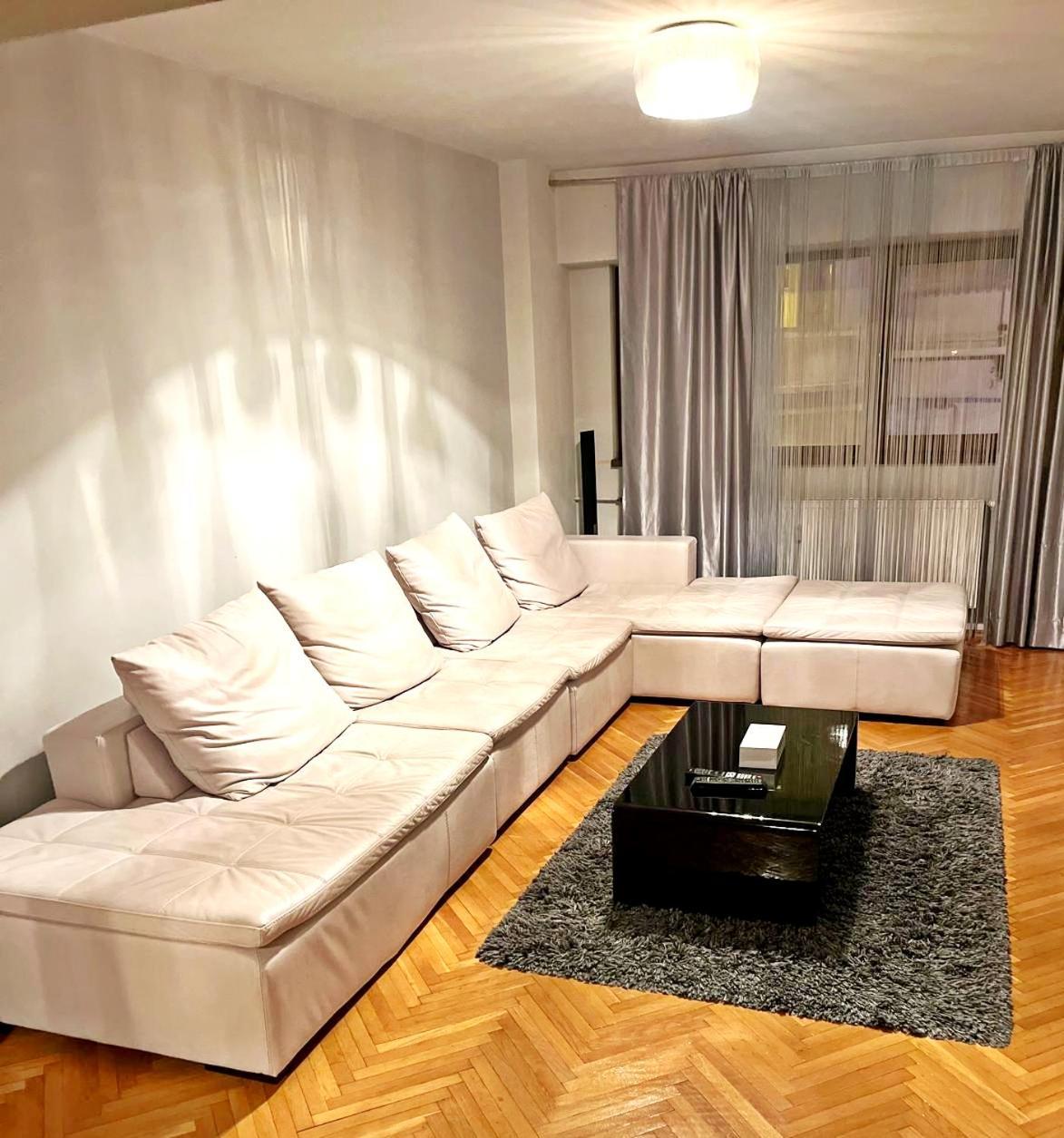 Apartment Romana 100 Sqm Deluxe Apartament Bucharest