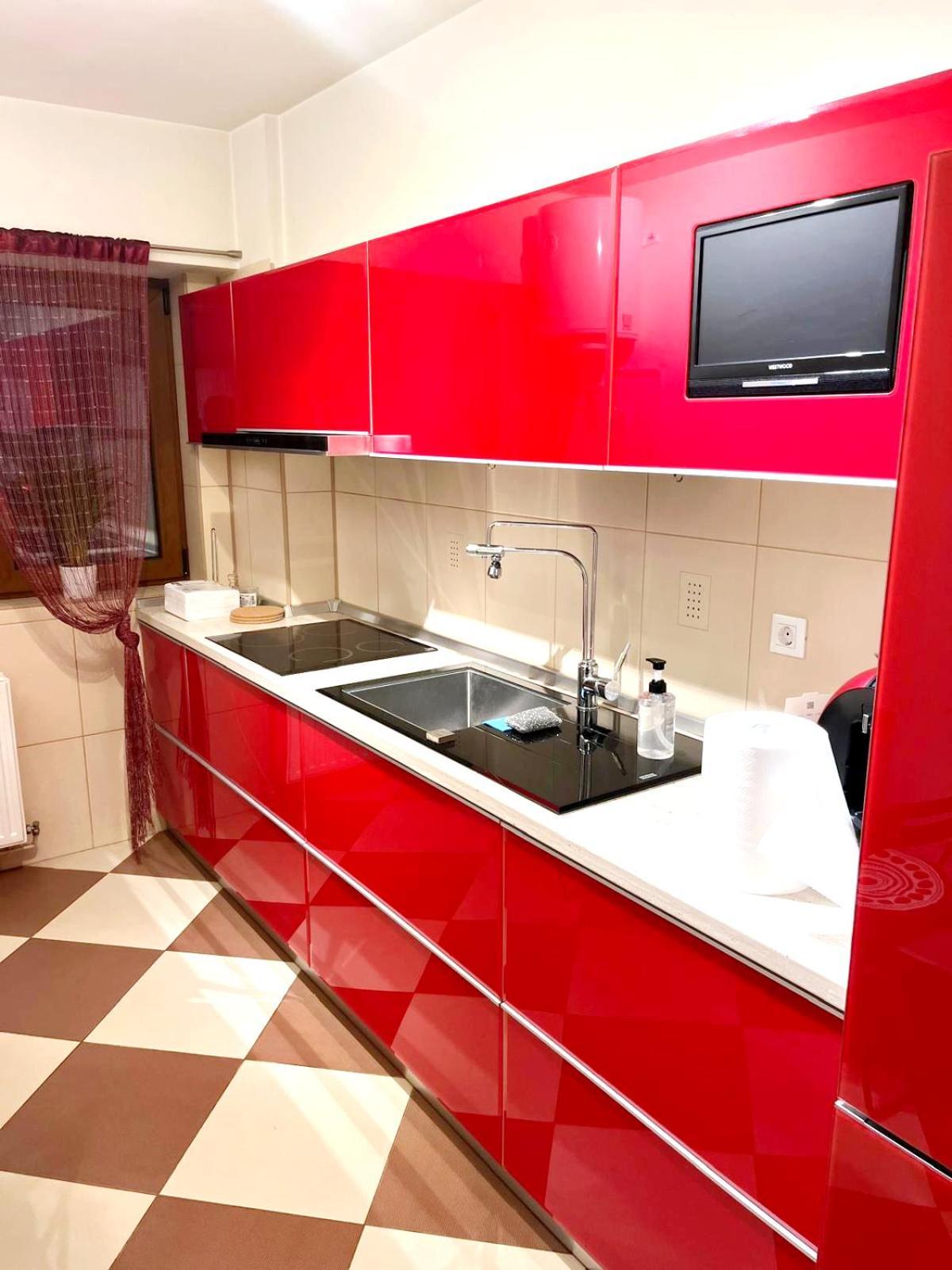 Romana 100 Sqm Deluxe Apartament * Bucharest