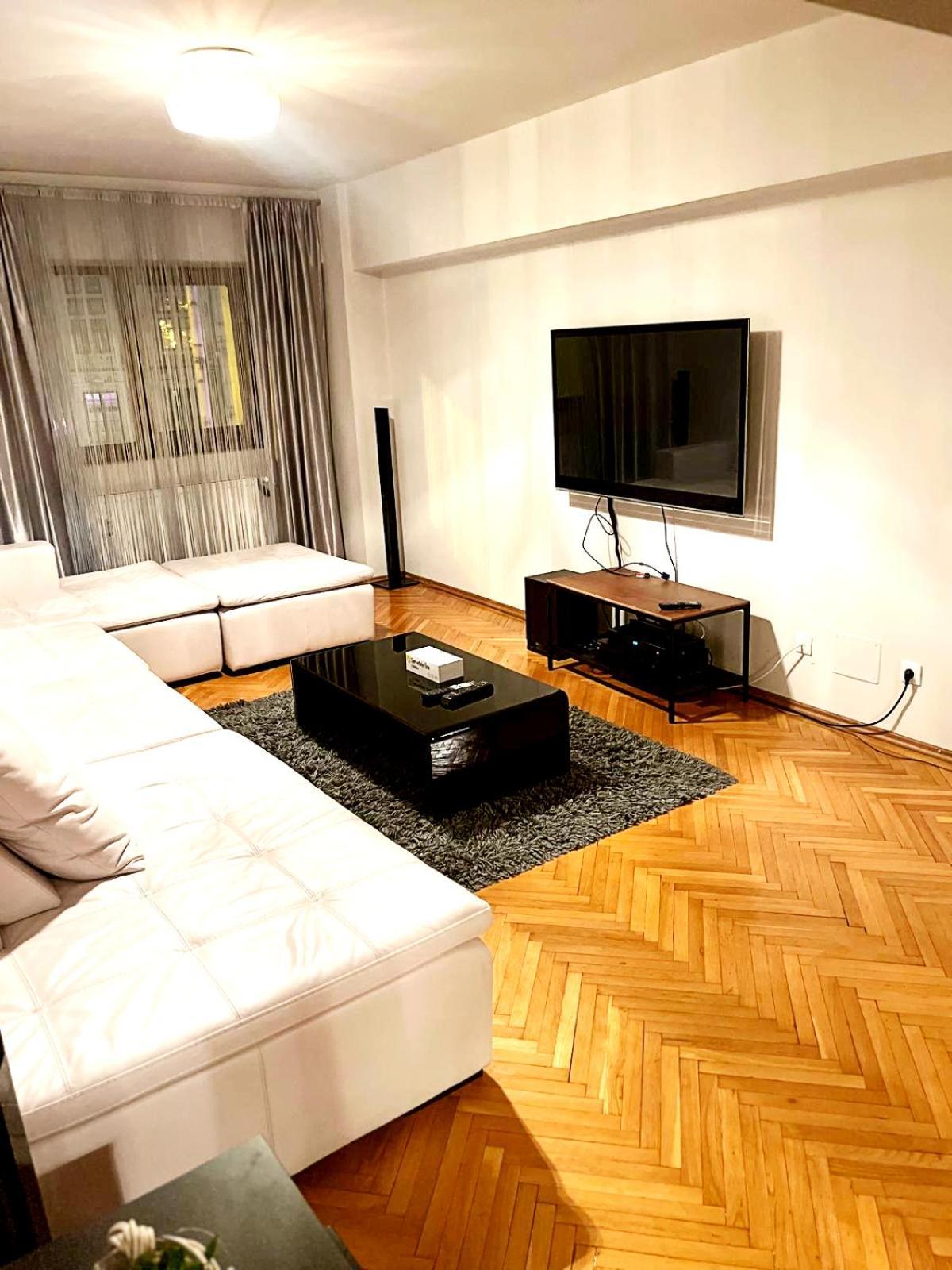 Apartment Romana 100 Sqm Deluxe Apartament *