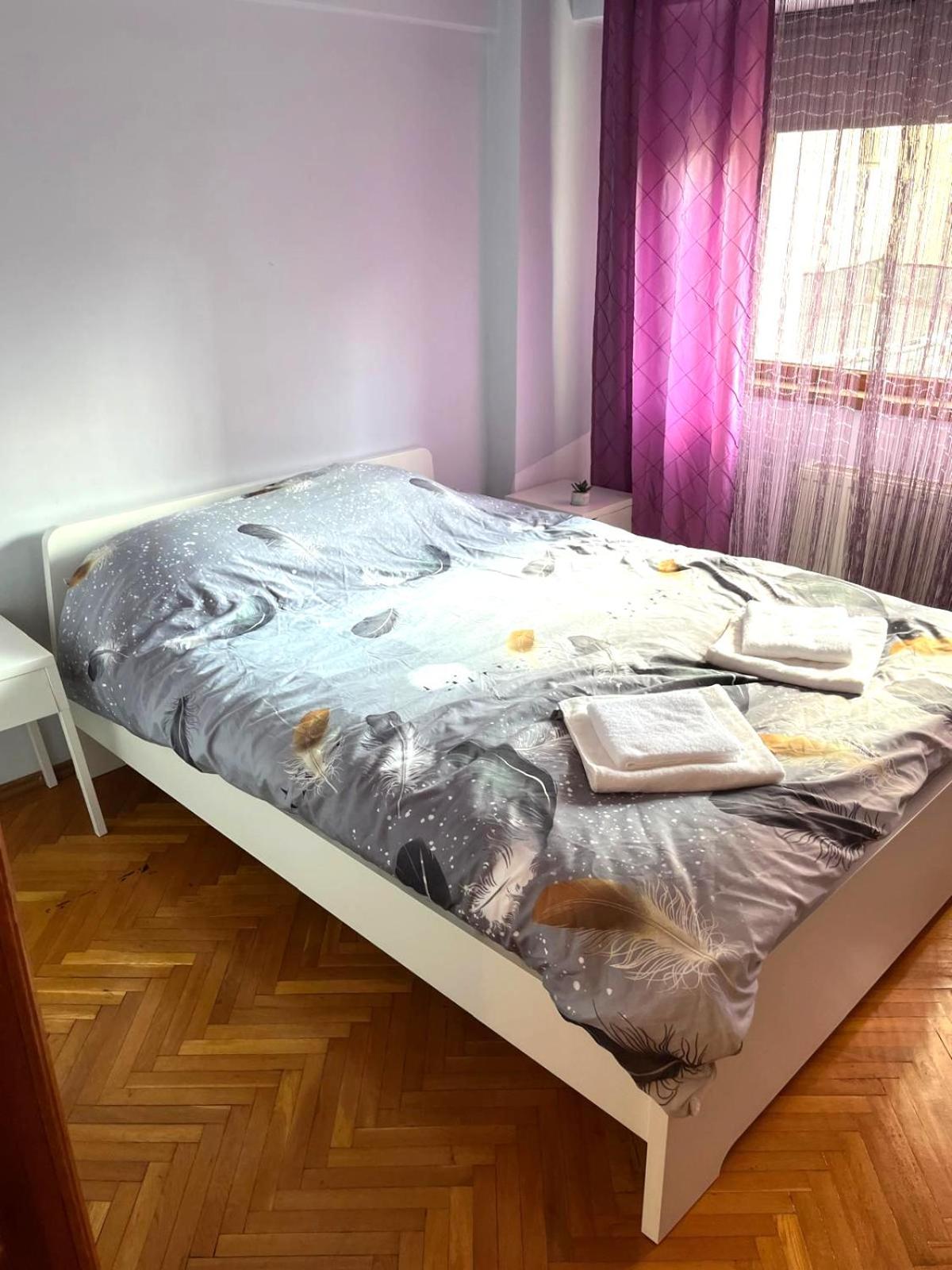 Apartment Romana 100 Sqm Deluxe Apartament *