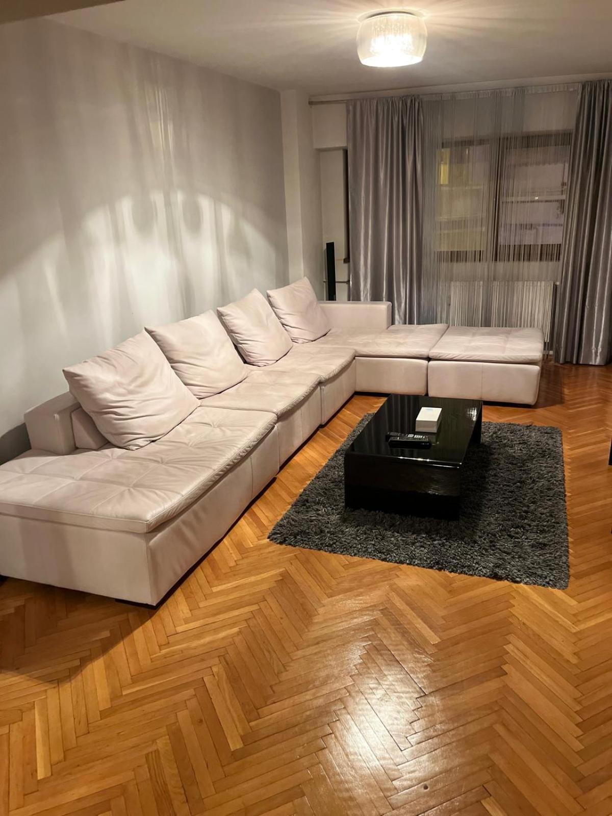 Romana 100 Sqm Deluxe Apartament Bucarest